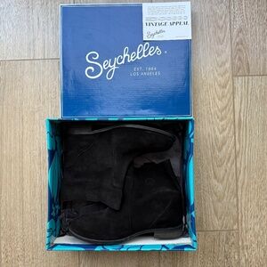 Seychelles Wisdom Black Suede booties